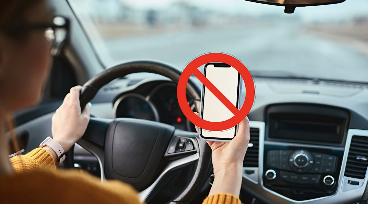 FOMO al Volante El Peligro Real de las Redes Sociales en la Carretera desde la Perspectiva de un Abogado de Lesiones Personales en Mesa